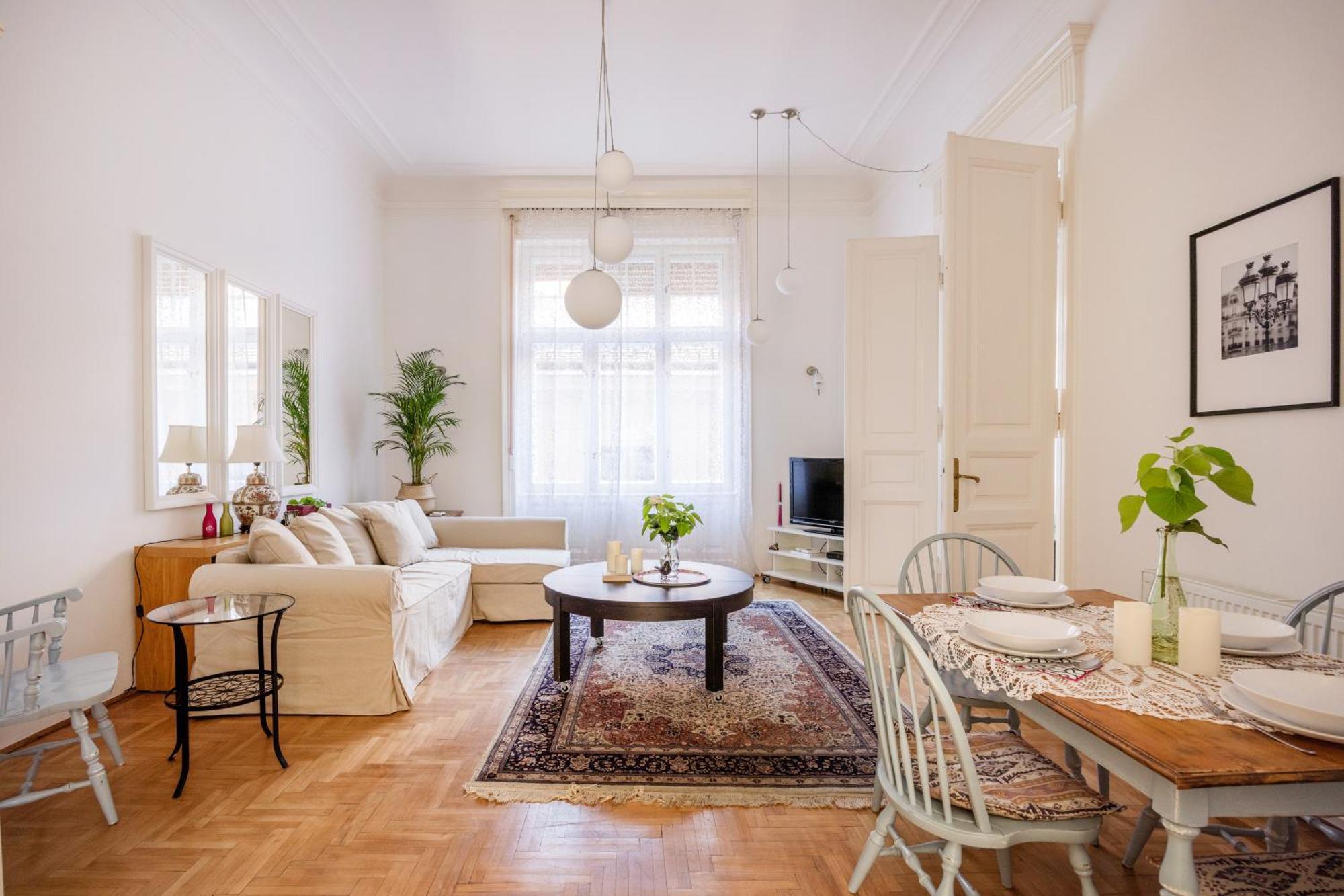 Sara'h Romantic Apartment Budapest